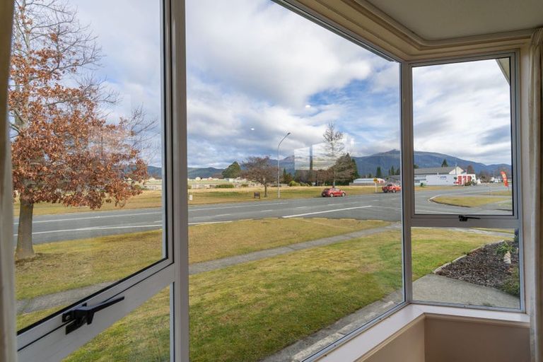 Photo of property in 37 Luxmore Drive, Te Anau, 9600
