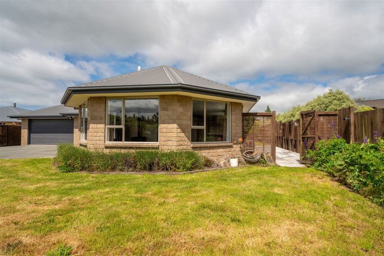 Photo of property in 23 Grove Avenue, Weston, Oamaru, 9401