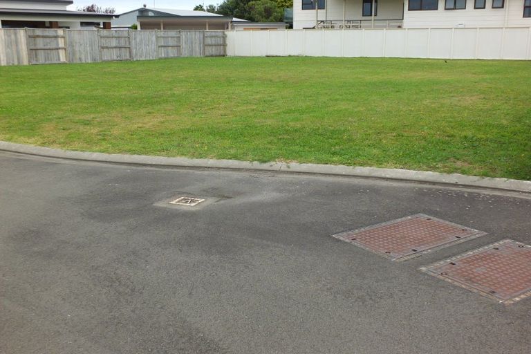 Photo of property in 5 Snappers Lane, Foxton Beach, Foxton, 4815