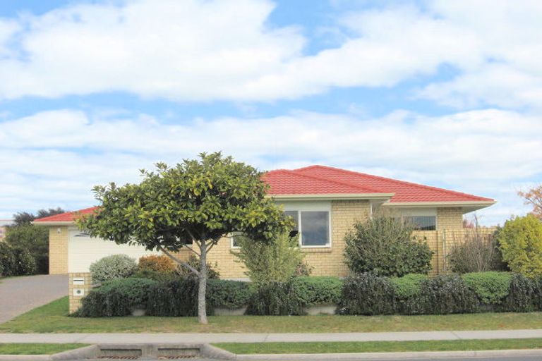 Photo of property in 94 Gravatt Road, Papamoa Beach, Papamoa, 3118