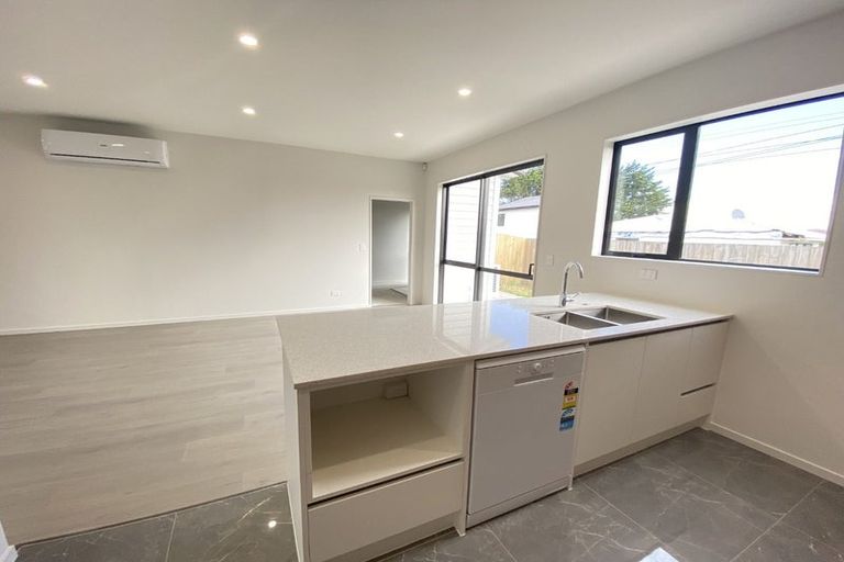 Photo of property in 6a Geordie Street, Henderson, Auckland, 0612