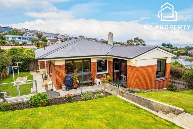 Photo of property in 23 Chisholm Place, Tainui, Dunedin, 9013