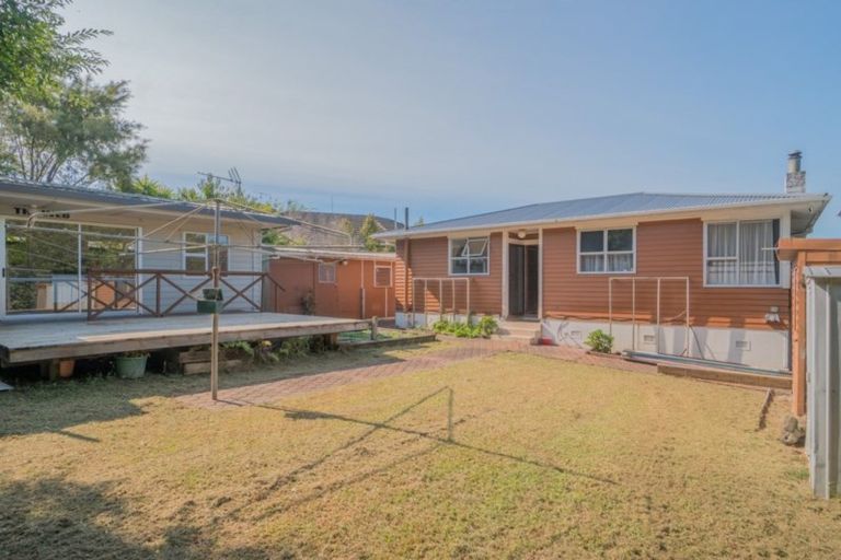 Photo of property in 41 Parrs Cross Road, Henderson, Auckland, 0612