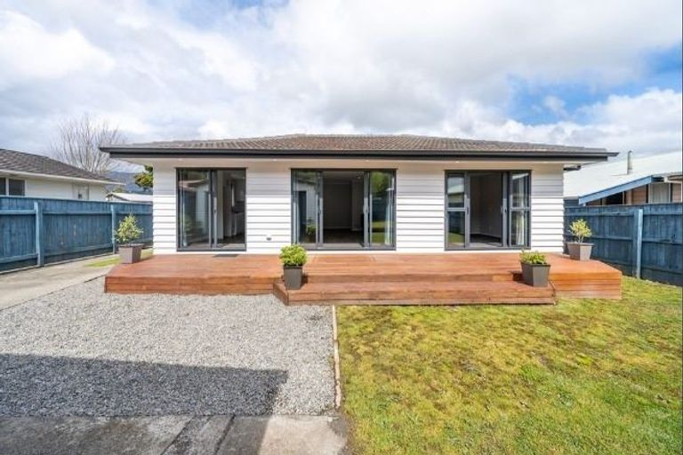 Photo of property in 198 California Drive, Totara Park, Upper Hutt, 5018