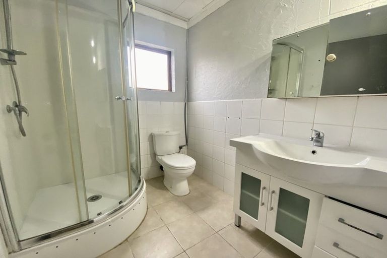 Photo of property in 11 Tomlin Place, Mangere East, Auckland, 2024