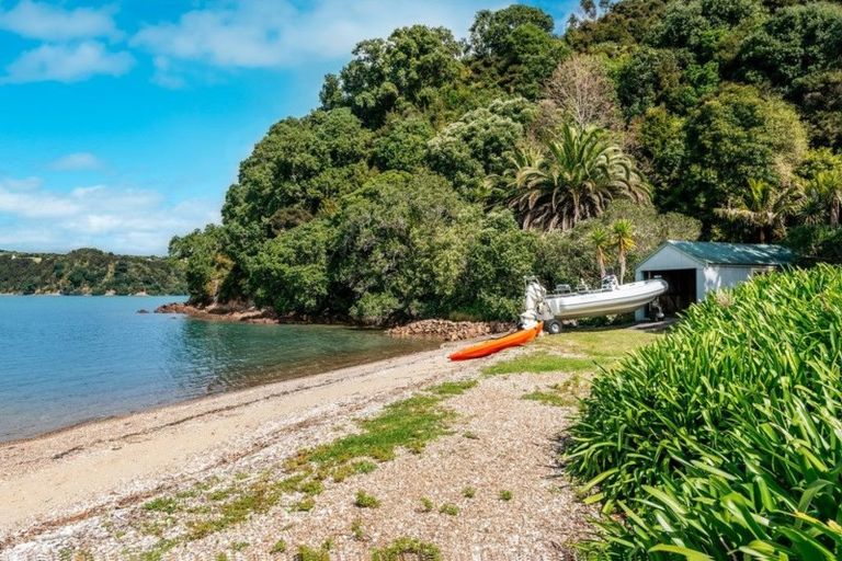 Photo of property in 92 Cowes Bay Road, Waiheke Island, 1971