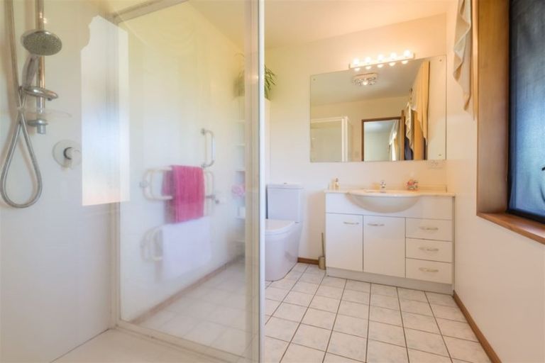 Photo of property in 301 School Road, West Eyreton, Rangiora, 7475