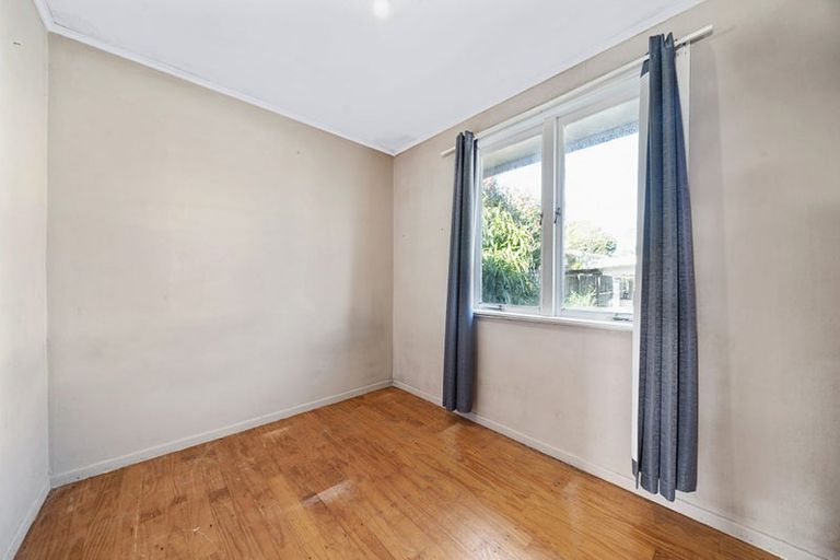 Photo of property in 3 Cobham Crescent, Kelston, Auckland, 0602