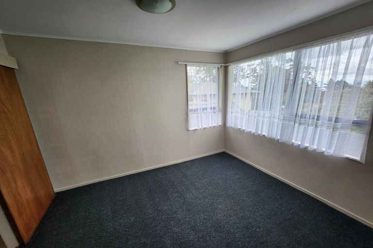Photo of property in 143 Aviemore Drive, Highland Park, Auckland, 2010