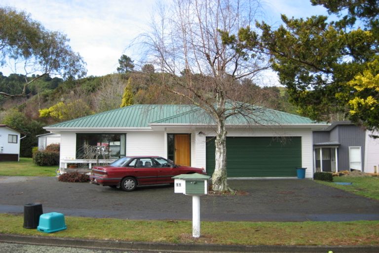 Photo of property in 11 Pearce Place, Kinloch, Taupo, 3377