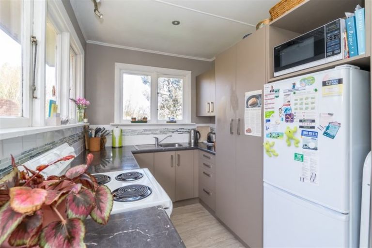 Photo of property in 10 Waldron Crescent, Green Island, Dunedin, 9018