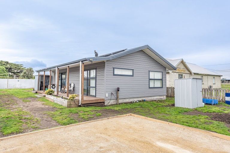 Photo of property in 12 Beaumaris Avenue, Castlecliff, Whanganui, 4501