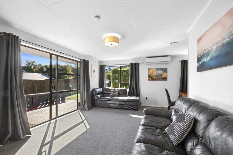 Photo of property in 4 Ward Place, Marfell, New Plymouth, 4310