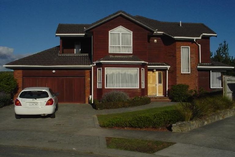 Photo of property in 25 Molyneux Close, Whitby, Porirua, 5024