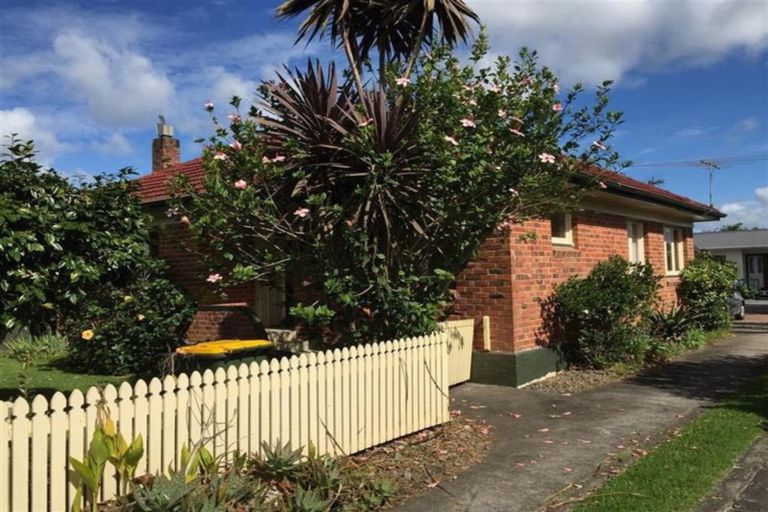 Photo of property in 1/42 Overton Road, Papatoetoe, Auckland, 2025