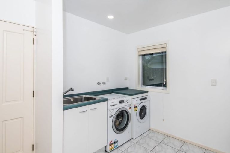 Photo of property in 10 Furlong Crescent, Churton Park, Wellington, 6037