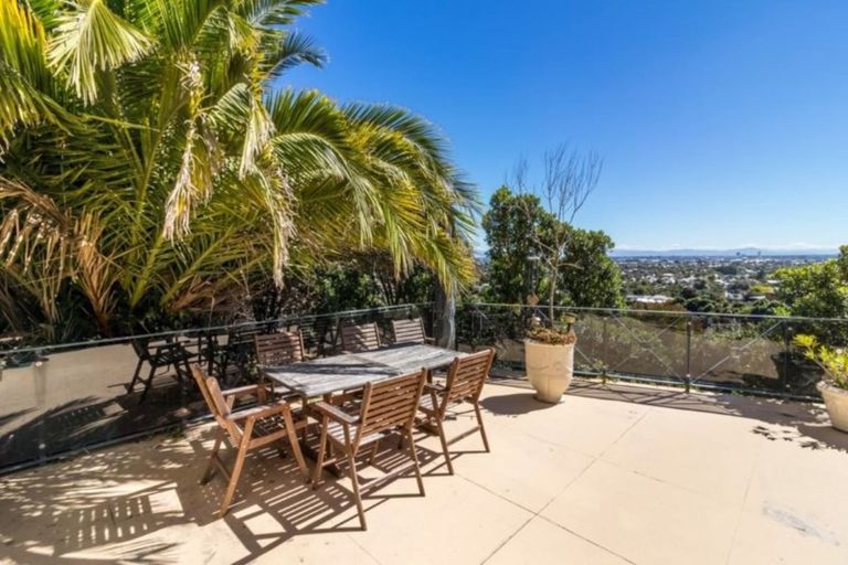 Photo of property in 35 Major Aitken Drive, Huntsbury, Christchurch, 8022