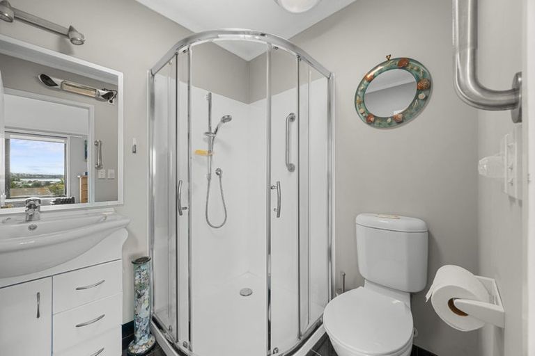 Photo of property in 207 Royal Road, Massey, Auckland, 0614