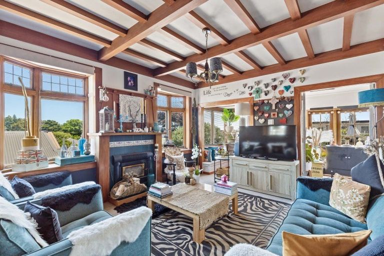 Photo of property in 16 Bulteel Street, New Plymouth, 4310