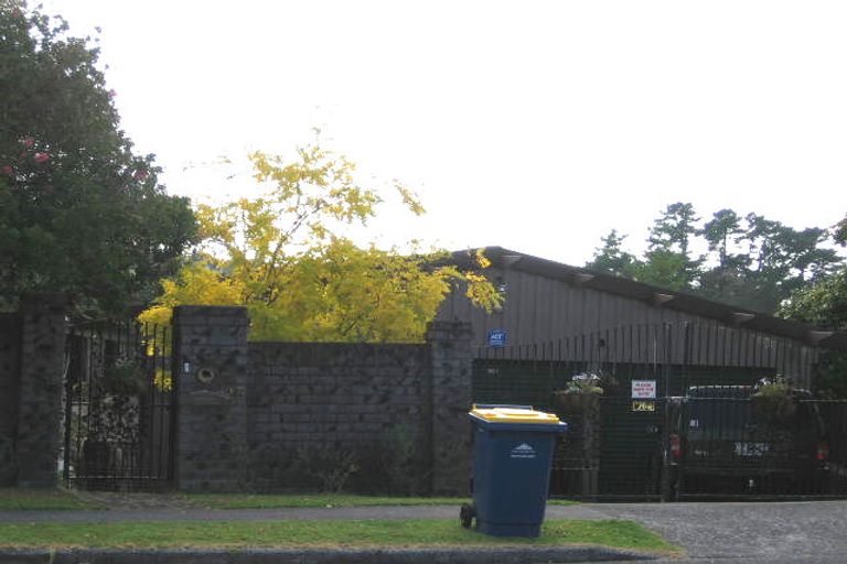 Photo of property in 25 Stapleford Crescent, Browns Bay, Auckland, 0630