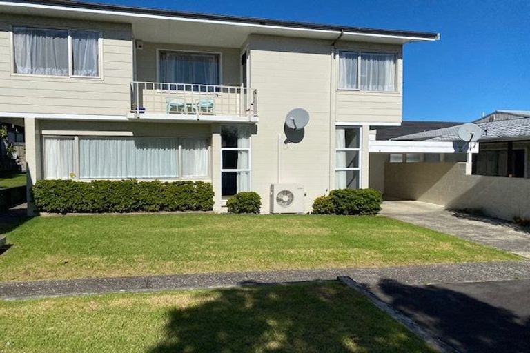 Photo of property in 2/13 Walter Street, Hauraki, Auckland, 0622