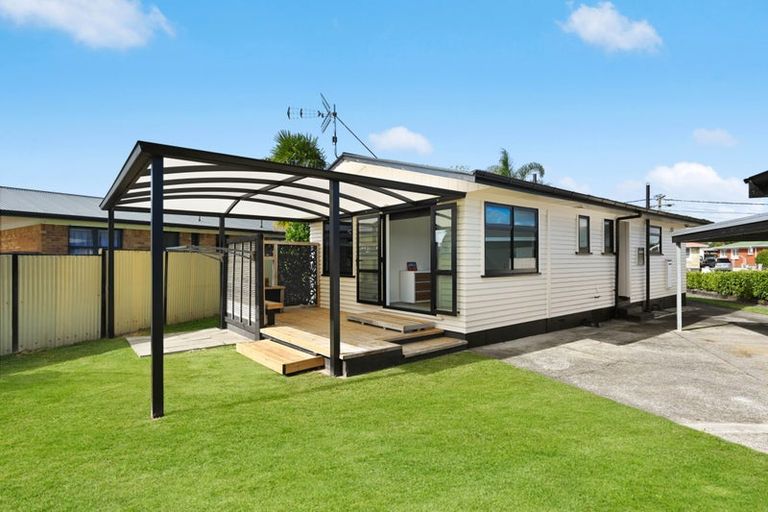 Photo of property in 42 English Street, St Andrews, Hamilton, 3200