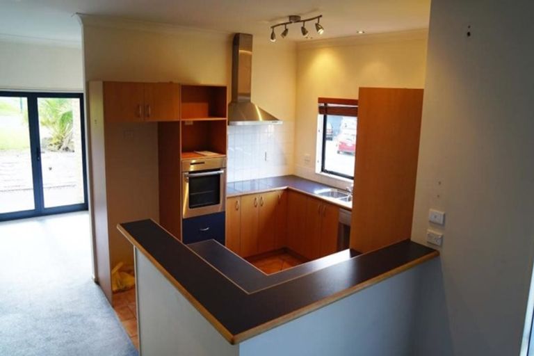 Photo of property in 23 Roberta Crescent, Orewa, 0931