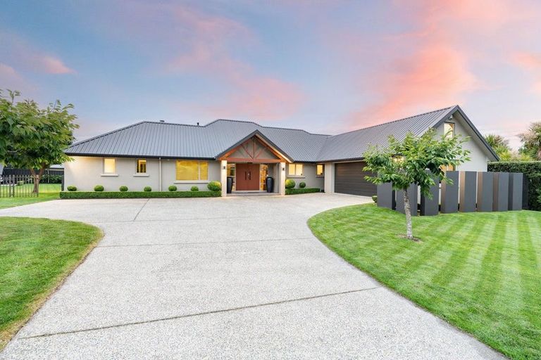 Photo of property in 5 Orchard Grove, East Taieri, Mosgiel, 9024