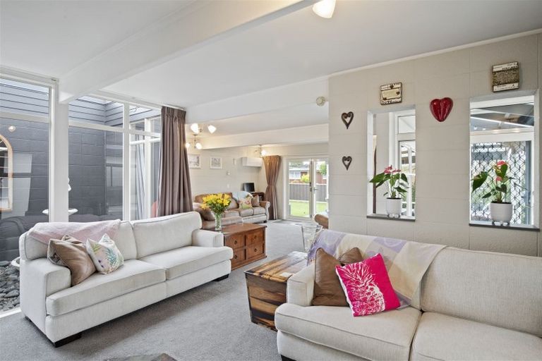 Photo of property in 6 Park Estate Road, Rosehill, Papakura, 2113