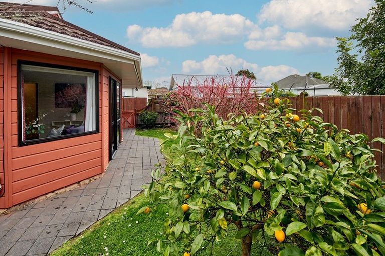 Photo of property in 27a Guthrie Street, Waterloo, Lower Hutt, 5011