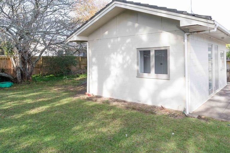 Photo of property in 34 Hellyers Street, Birkdale, Auckland, 0626