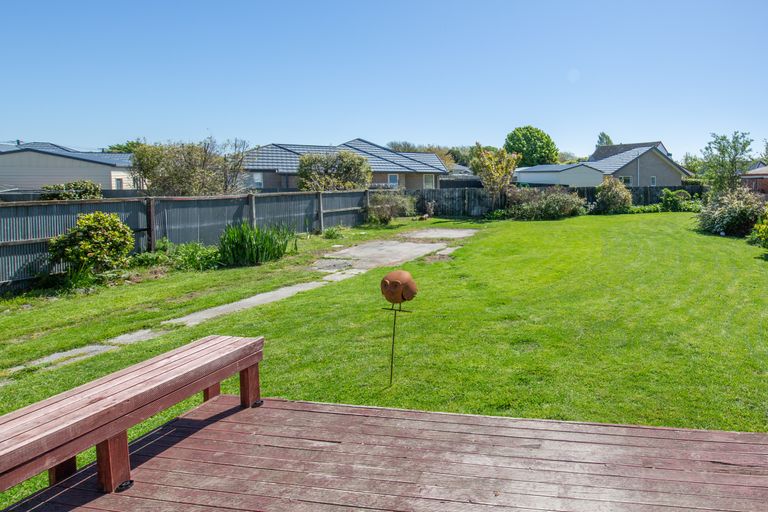 Photo of property in 31 Wainoni Road, Wainoni, Christchurch, 8061