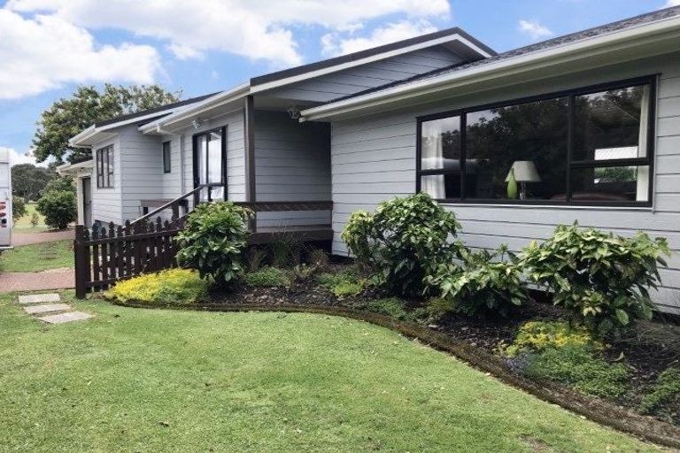 Photo of property in 12 Crampton Court, Orewa, 0931