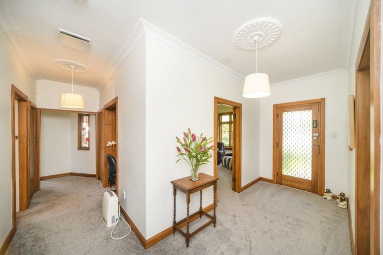 Photo of property in 32 Rangitira Avenue, Palmerston North, 4414