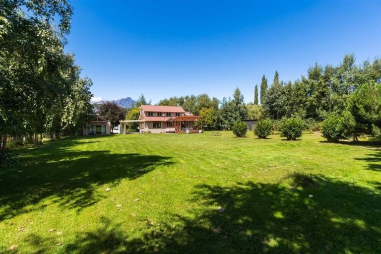 Photo of property in 20 Mountain View Road, Dalefield, Queenstown, 9371