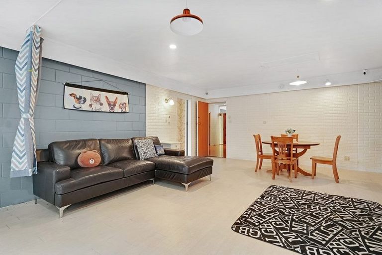 Photo of property in 16 Taitua Drive, Te Atatu South, Auckland, 0610