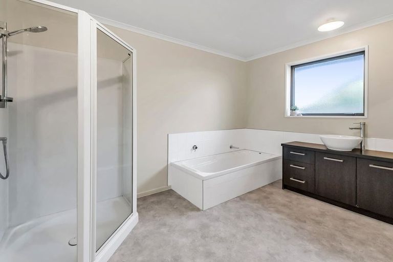 Photo of property in 16 Stanwood Grove, Darfield, 7510