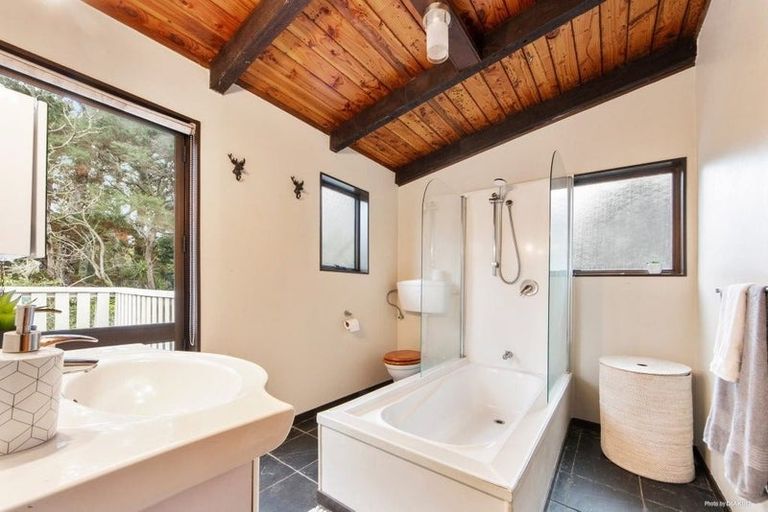 Photo of property in 27 Claverdon Drive, Massey, Auckland, 0614