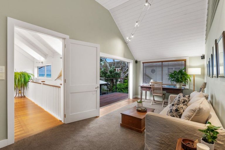 Photo of property in 8 Musick Point Road, Bucklands Beach, Auckland, 2012