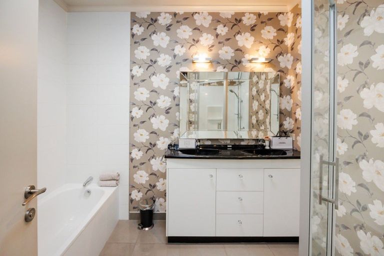 Photo of property in 291 Napier Road, Kelvin Grove, Palmerston North, 4470