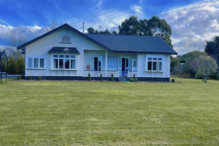 Photo of property in 10 Higginson Street, Otane, 4202