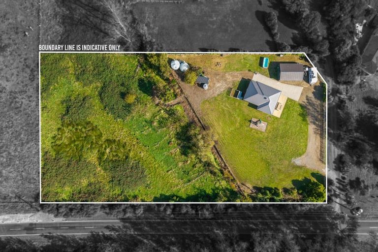 Photo of property in 105 Peka Peka Road, Peka Peka, Waikanae, 5391