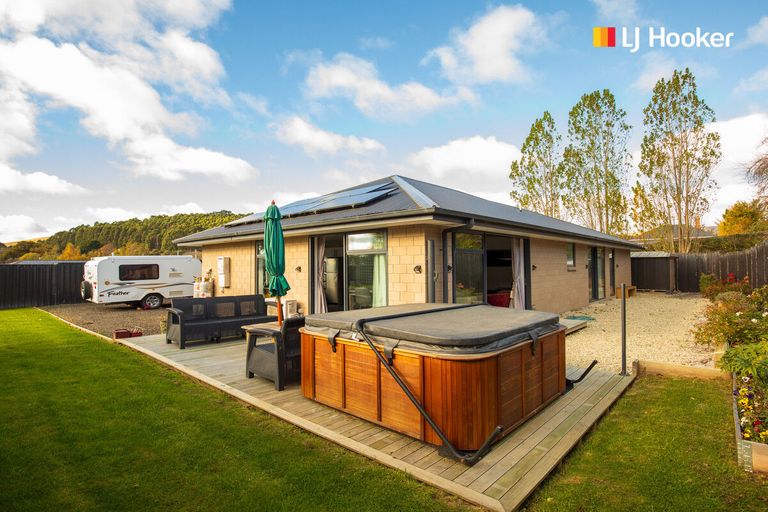 Photo of property in 25 Copinsha Street, Palmerston, 9430