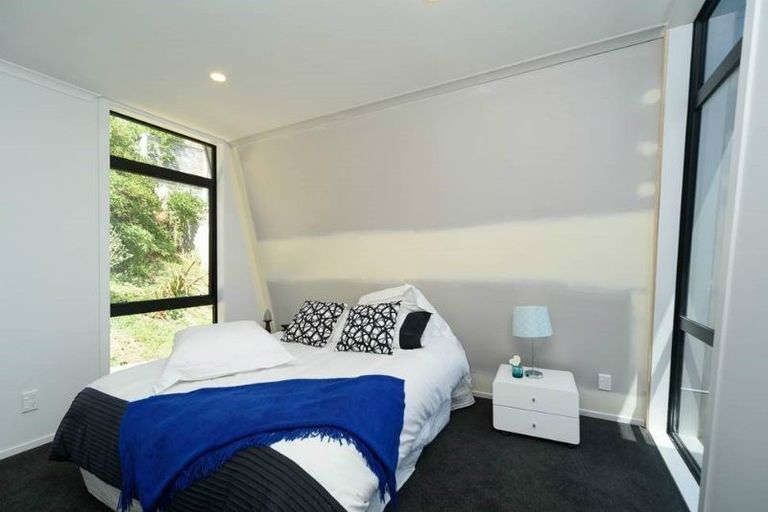 Photo of property in 3 Bunker Way, Strathmore Park, Wellington, 6022