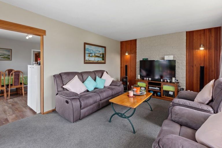 Photo of property in 32 Martbern Crescent, Bishopdale, Christchurch, 8053