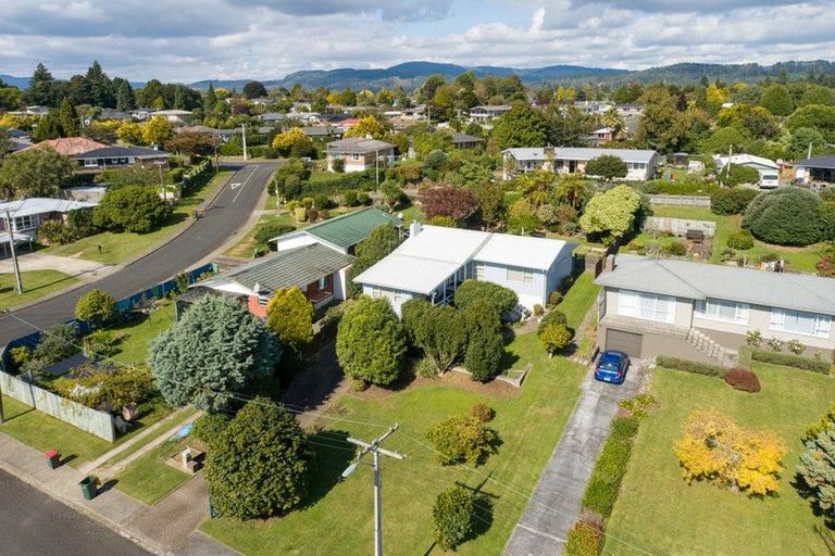 Photo of property in 4 Norrie Place, Hillcrest, Rotorua, 3015