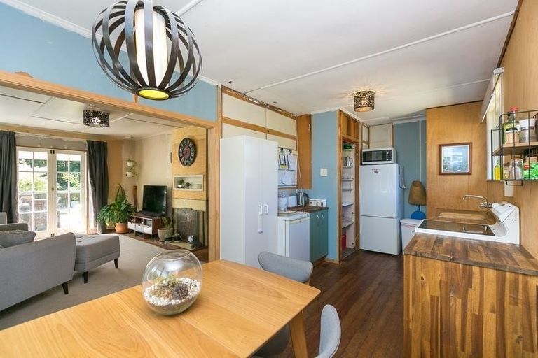 Photo of property in 64 Parsons Street, Frankleigh Park, New Plymouth, 4310