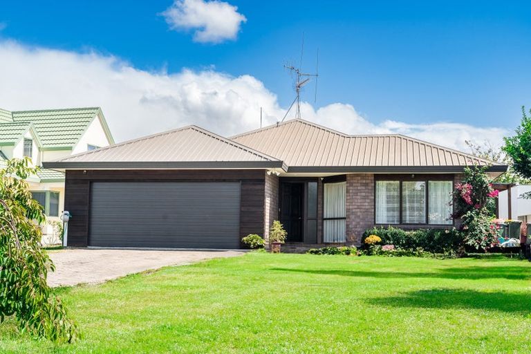 Photo of property in 1 Melfort Place, Nawton, Hamilton, 3200