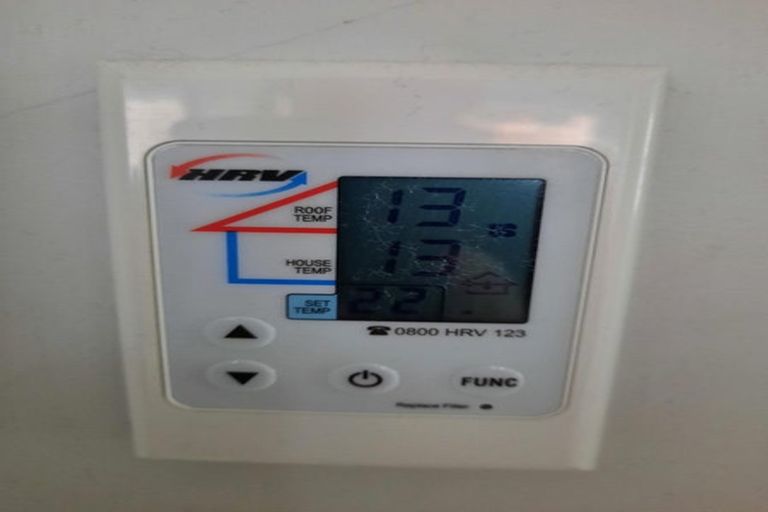 Photo of property in 30 Lincoln Avenue, Tawa, Wellington, 5028