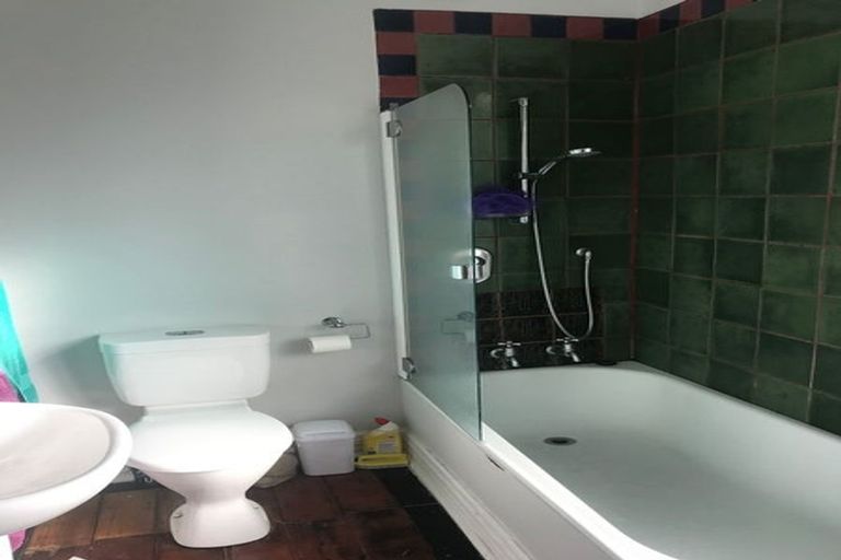 Photo of property in 24 Majoribanks Street, Mount Victoria, Wellington, 6011